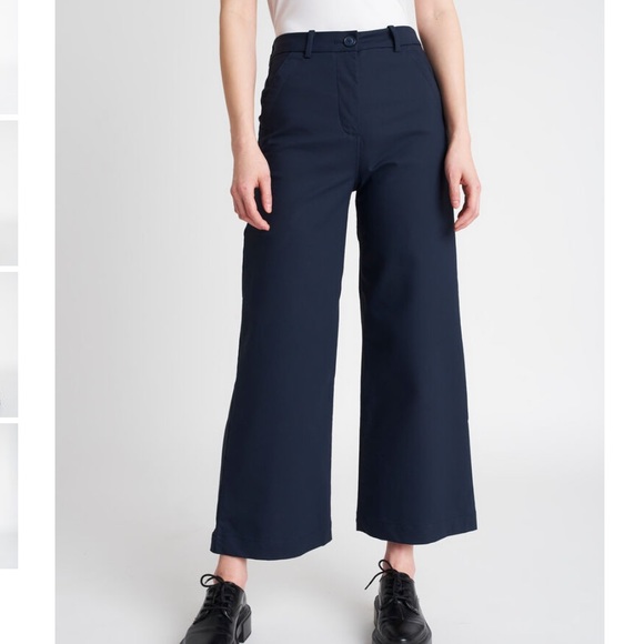Kit and Ace Pants - NWT Kit and Ace around town crop skinny fit-wide leg navy pants, size US 6